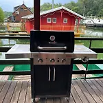Botel Houseboat - Beacon Of Happiness *