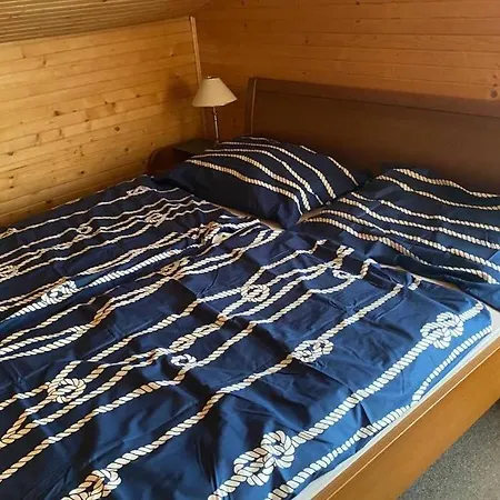 Botel Houseboat - Beacon Of Happiness