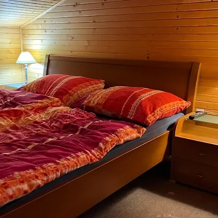 船屋 Houseboat - Beacon Of Happiness