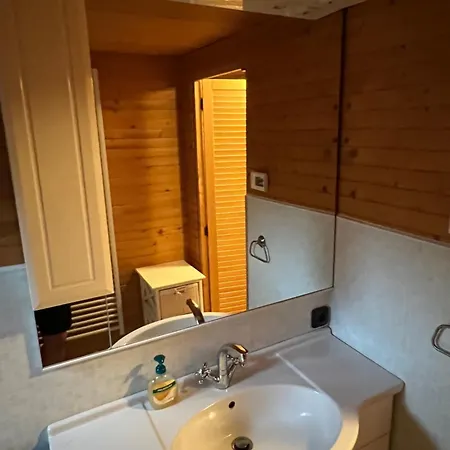 Houseboat - Beacon Of Happiness Πλωτό κατάλυμα Μπρατισλάβα