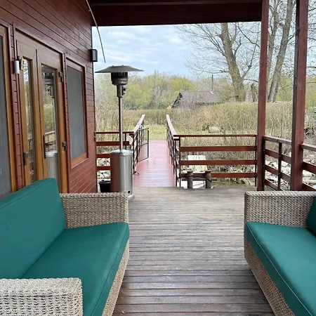 Botel Houseboat - Beacon Of Happiness