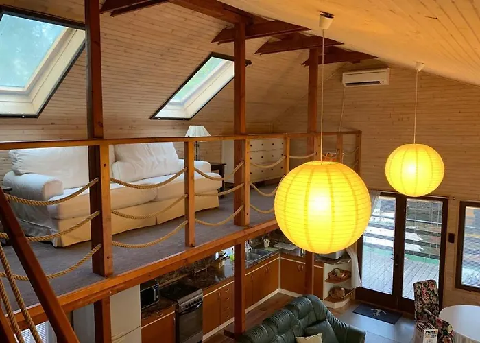 Houseboat - Beacon Of Happiness 船屋 布拉迪斯拉发