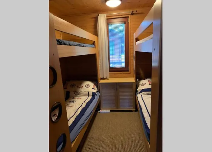 Houseboat - Beacon Of Happiness 布拉迪斯拉发