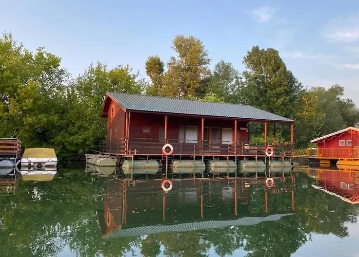 Houseboat - Beacon Of Happiness Bratislava