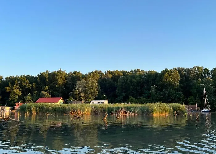 Houseboat - Beacon Of Happiness * Bratislava