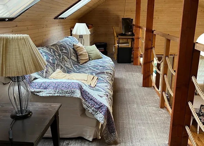 Houseboat - Beacon Of Happiness Botel