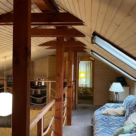 Houseboat - Beacon Of Happiness * Pressburg